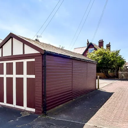 2 Bed In Oc-49508 Holiday home Filey